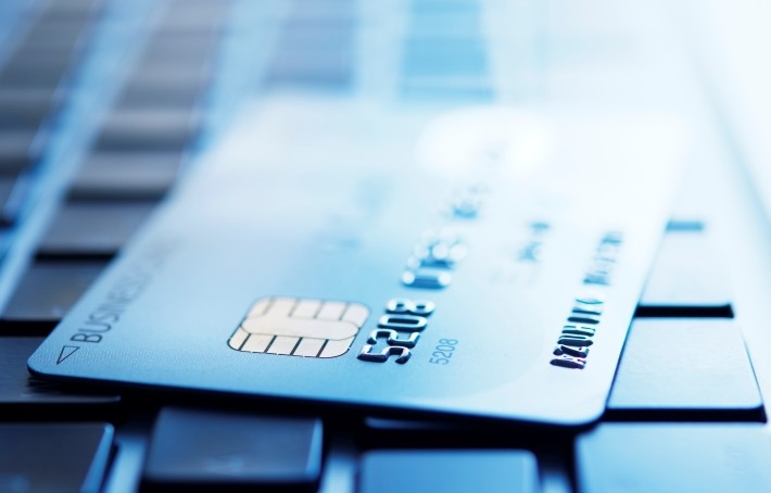 クレジットカードの利用明細を定期的に確認する